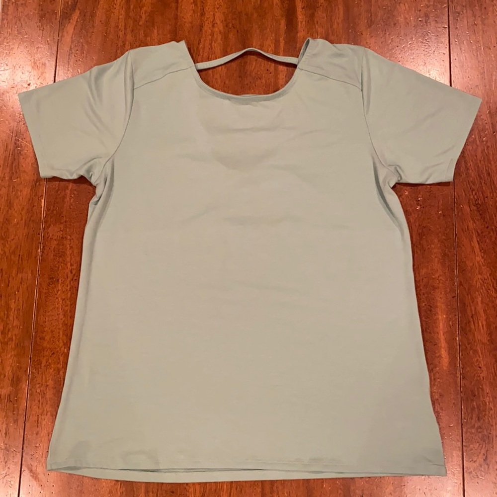 Women’s Columbia short sleeve shirt